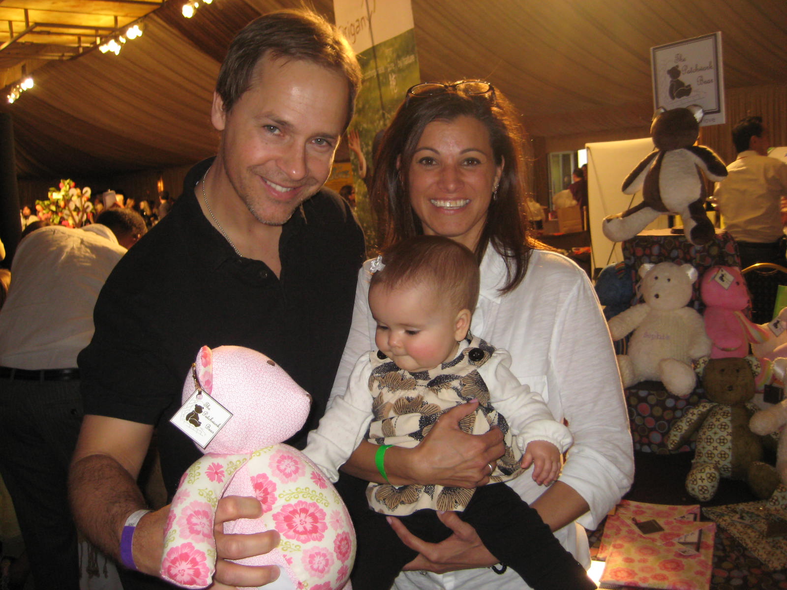 Chad Lowe z rodziną na zdjęciu
  